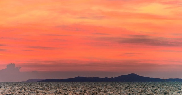 Màu cam hoàng hôn là sắc thái may mắn giúp cung hoàng đạo Bạch Dương duy trì sự tự tin, nhiệt huyết và tinh thần tiên phong. Ảnh minh họa