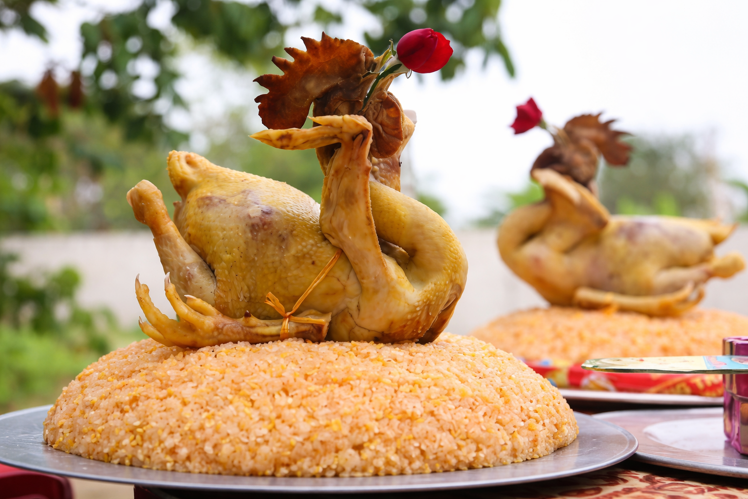 Tục treo chân gà trước cửa ngày Tết để làm gì? Vì sao cúng gà trống mà không cúng gà mái? - 2