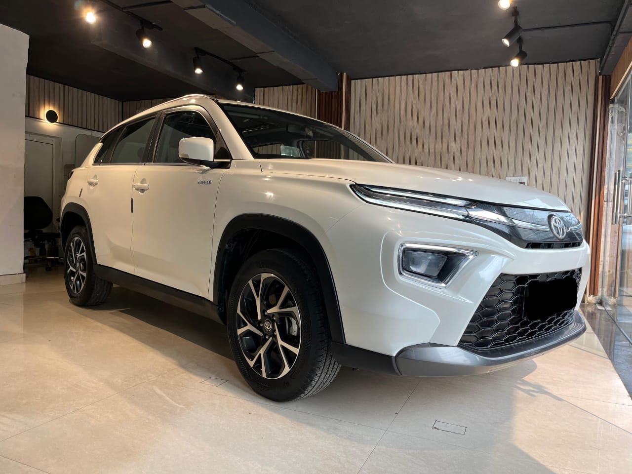 Toyota Urban Cruiser Hyryder lộ bản 7 chỗ mới: Dài hơn, cụm đèn tinh chỉnh lại, có thể cạnh tranh Destinator- Ảnh 2. Toyota Urban Cruiser Hyryder lộ bản 7 chỗ mới: Dài hơn, cụm đèn tinh chỉnh lại, có thể cạnh tranh Destinator- Ảnh 2.