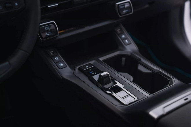 Toyota RAV4 đời mới thêm bản xăng cạnh tranh CX-5, CR-V- Ảnh 8. Toyota RAV4 đời mới thêm bản xăng cạnh tranh CX-5, CR-V- Ảnh 8.