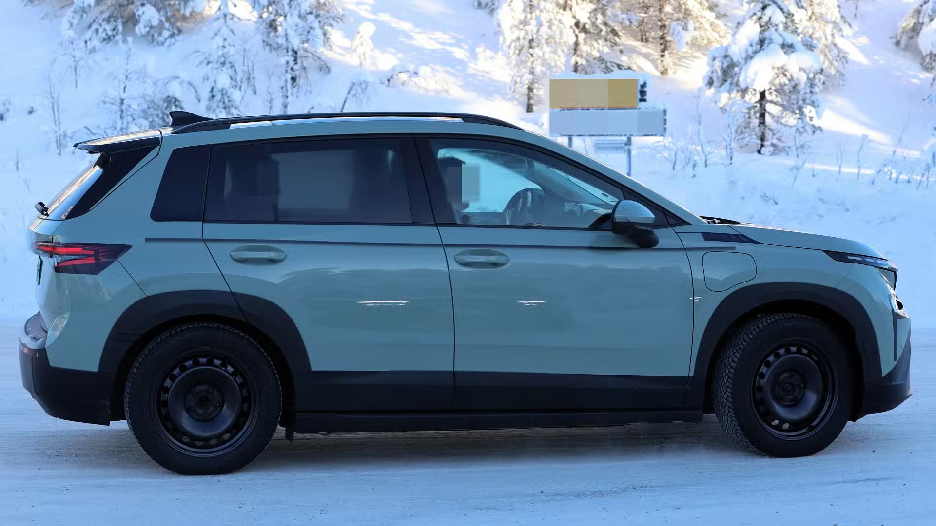 Lộ ảnh Skoda Epiq trên đường thử: Cỡ nhỏ hơn Kushaq, động cơ điện 114-208 mã lực, chạy 315-430km/sạc- Ảnh 2. Lộ ảnh Skoda Epiq trên đường thử: Cỡ nhỏ hơn Kushaq, động cơ điện 114-208 mã lực, chạy 315-430km/sạc- Ảnh 2.