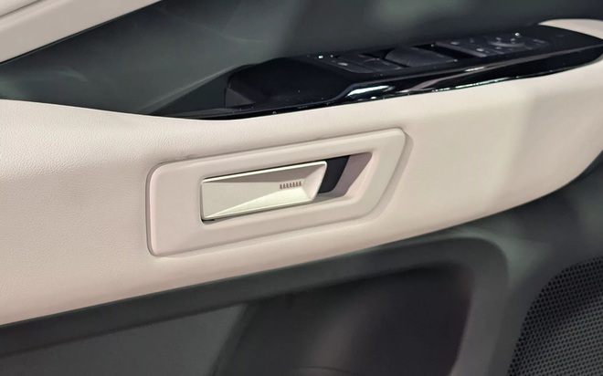 Toyota giấu ‘chốt an toàn’ trong tay nắm cửa dạng ẩn và đây là cách sử dụng mà không phải ai cũng biết- Ảnh 5.