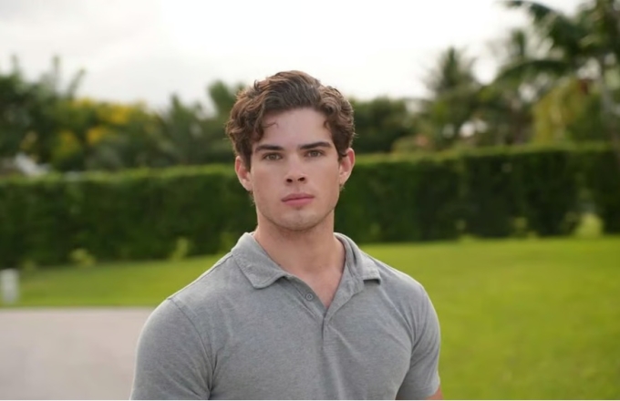 Braden Peters sở hữu nhan sắc thu hút nhưng không hạnh phúc. Ảnh: @clavicular0/Instagram