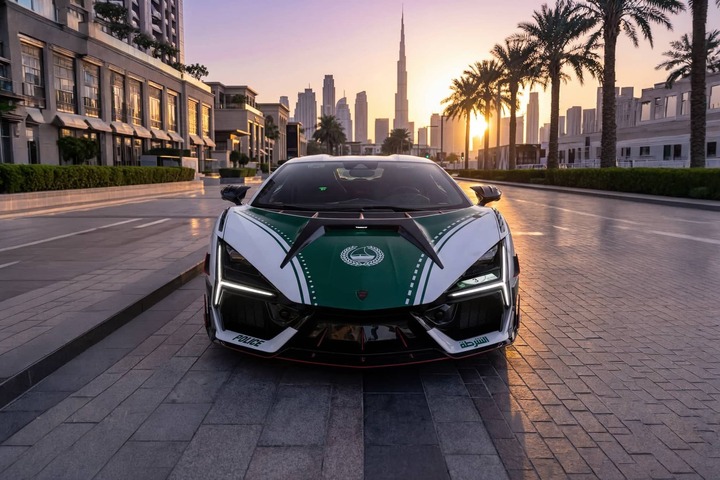 Mansory tặng cảnh sát Dubai siêu xe Lamborghini Revuelto độ cực hiếm- Ảnh 1.