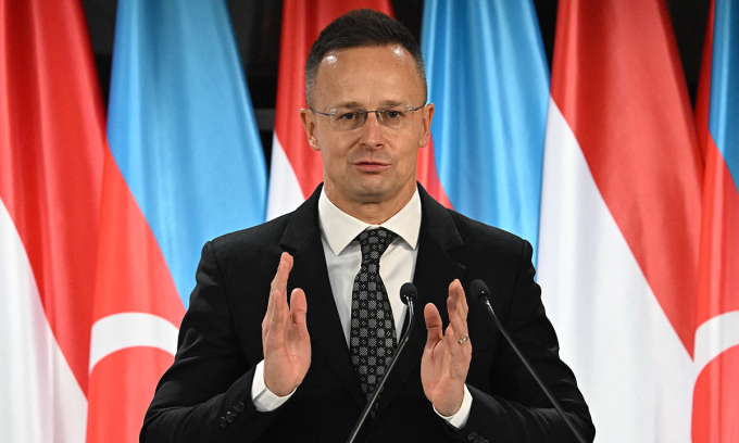 Ngoại trưởng Hungary Peter Szijjarto trong cuộc họp báo tại thủ đô Budapest tháng 12/2025. Ảnh: AFP