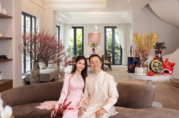 Cặp đôi có cuộc sống hạnh phúc trong suốt 2 năm hôn nhân.