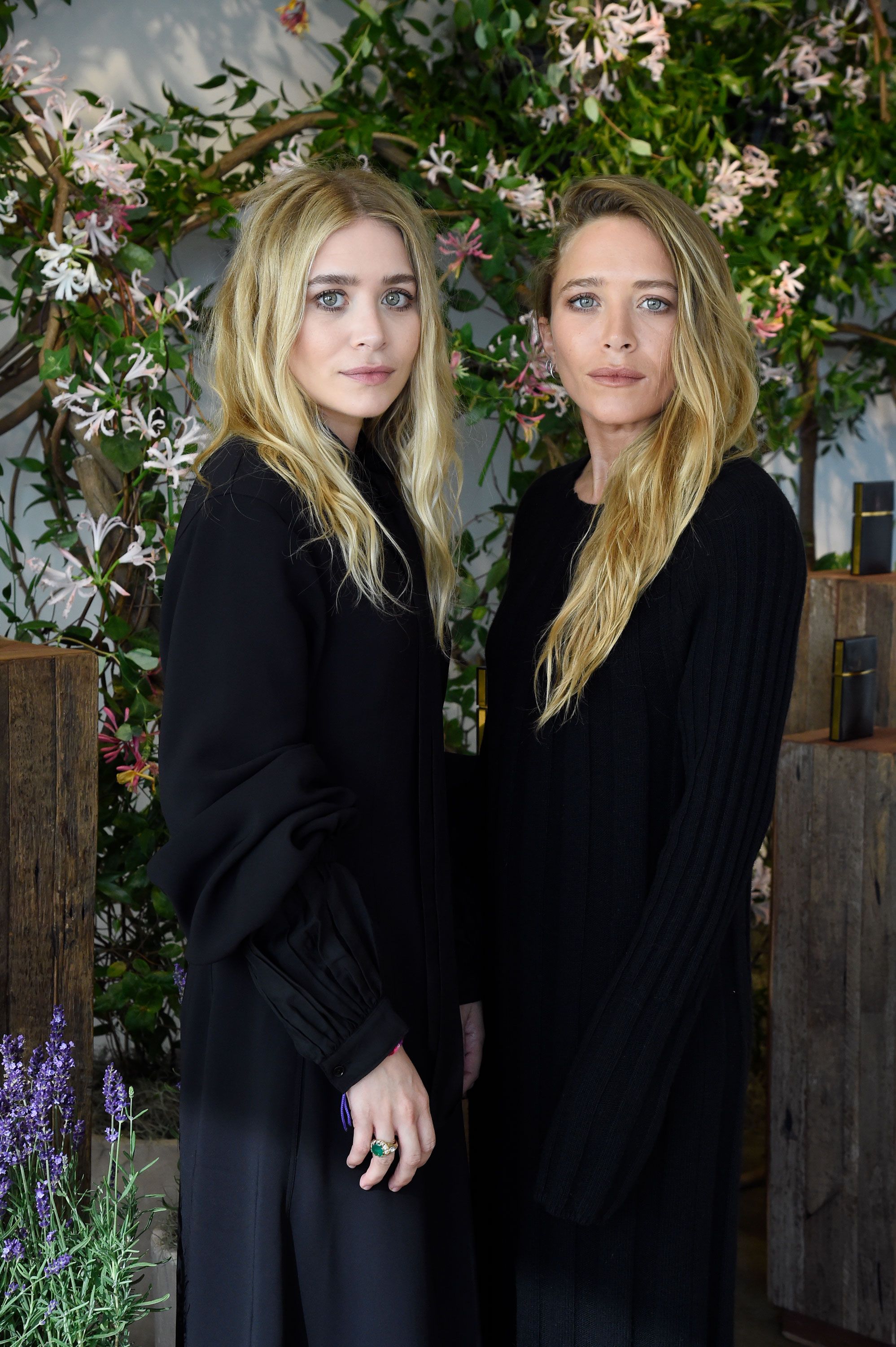 Mary-Kate và Ashley Olsen đây ư: Chuyện gì xảy ra với cặp song sinh quyền lực của làng thời trang vậy?- Ảnh 6. Mary-Kate và Ashley Olsen đây ư: Chuyện gì xảy ra với cặp song sinh quyền lực của làng thời trang vậy?- Ảnh 6.
