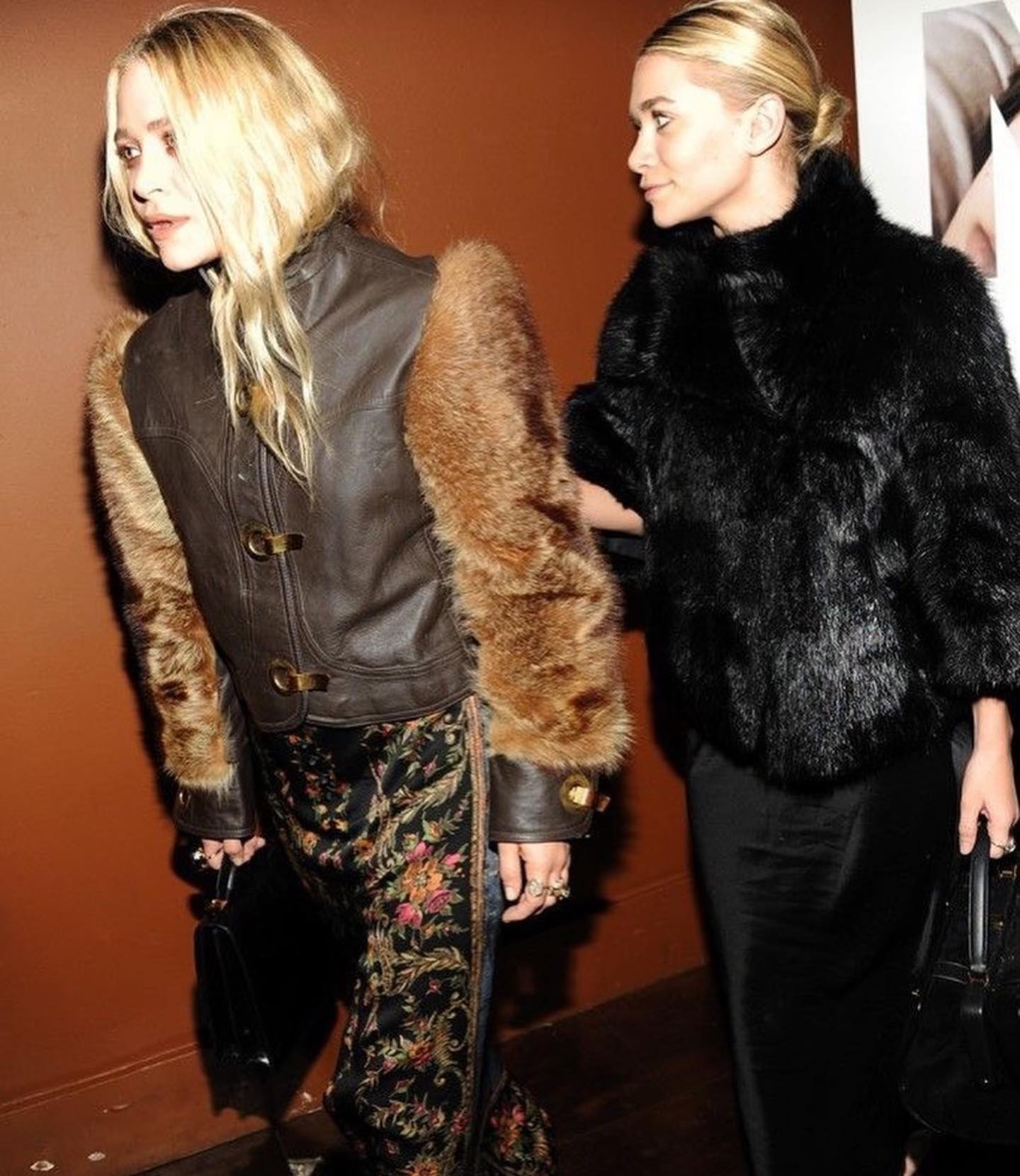 Mary-Kate và Ashley Olsen đây ư: Chuyện gì xảy ra với cặp song sinh quyền lực của làng thời trang vậy?- Ảnh 8. Mary-Kate và Ashley Olsen đây ư: Chuyện gì xảy ra với cặp song sinh quyền lực của làng thời trang vậy?- Ảnh 8.