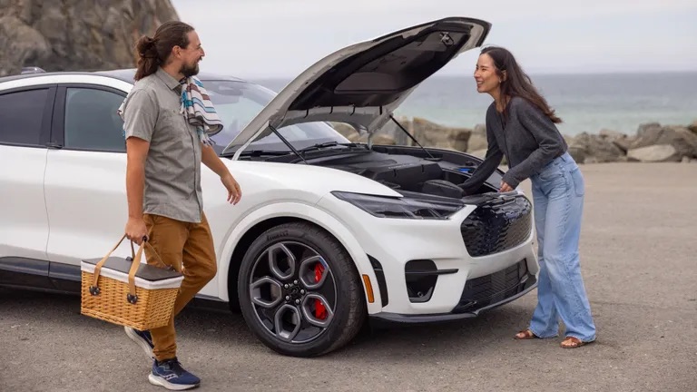 Ford 'tính tiền' chủ xe Mustang Mach-E gần 13 triệu đồng nếu muốn có cốp trước: Khách hàng Việt Nam có thể cũng bị ảnh hưởng- Ảnh 3. Ford 'tính tiền' chủ xe Mustang Mach-E gần 13 triệu đồng nếu muốn có cốp trước: Khách hàng Việt Nam có thể cũng bị ảnh hưởng- Ảnh 3.