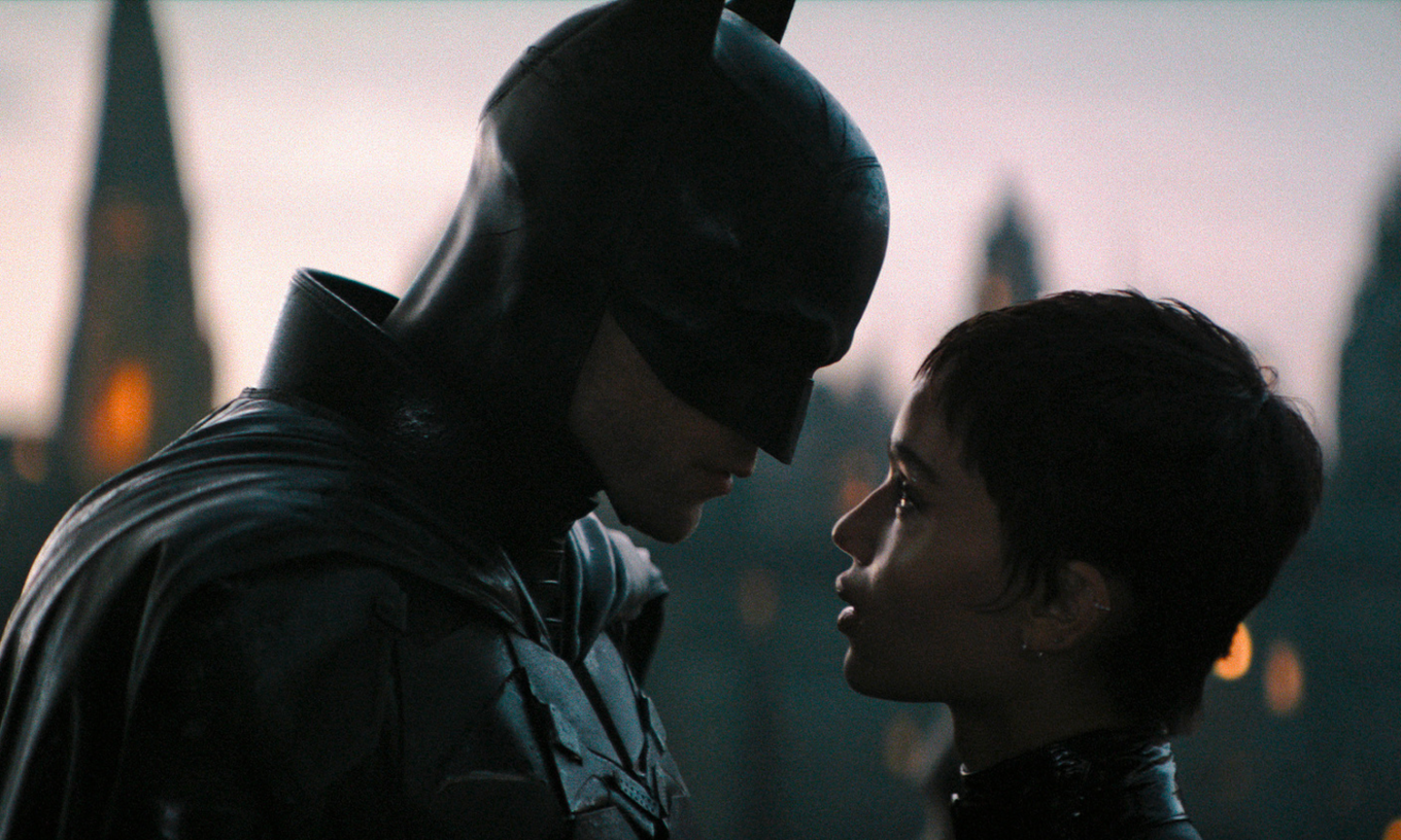Robert Pattinson (trái) và Zoë Kravitz đóng chính The Batman. Ảnh: Warner Bros