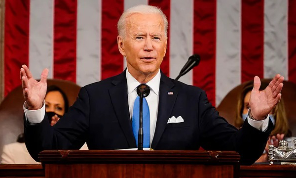 Tổng thống Mỹ Joe Biden đọc thông điệp liên bang tại Hạ viện tối 1/3. Ảnh: Washington Post.