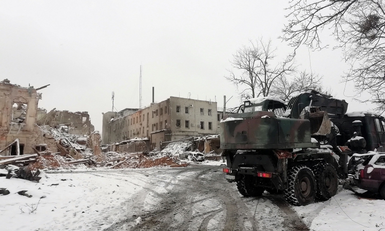 Một khu nhà bị phá hủy ở Kharkov, Ukraine, hôm 5/3. Ảnh: Reuters.