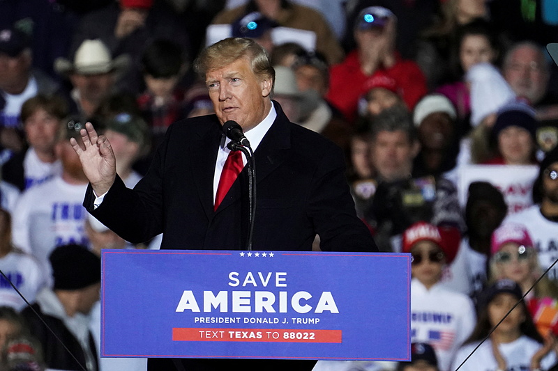 Cựu tổng thống Mỹ Donald Trump phát biểu tại một cuộc vận động ở bang Texas hồi tháng 1. Ảnh: Reuters.