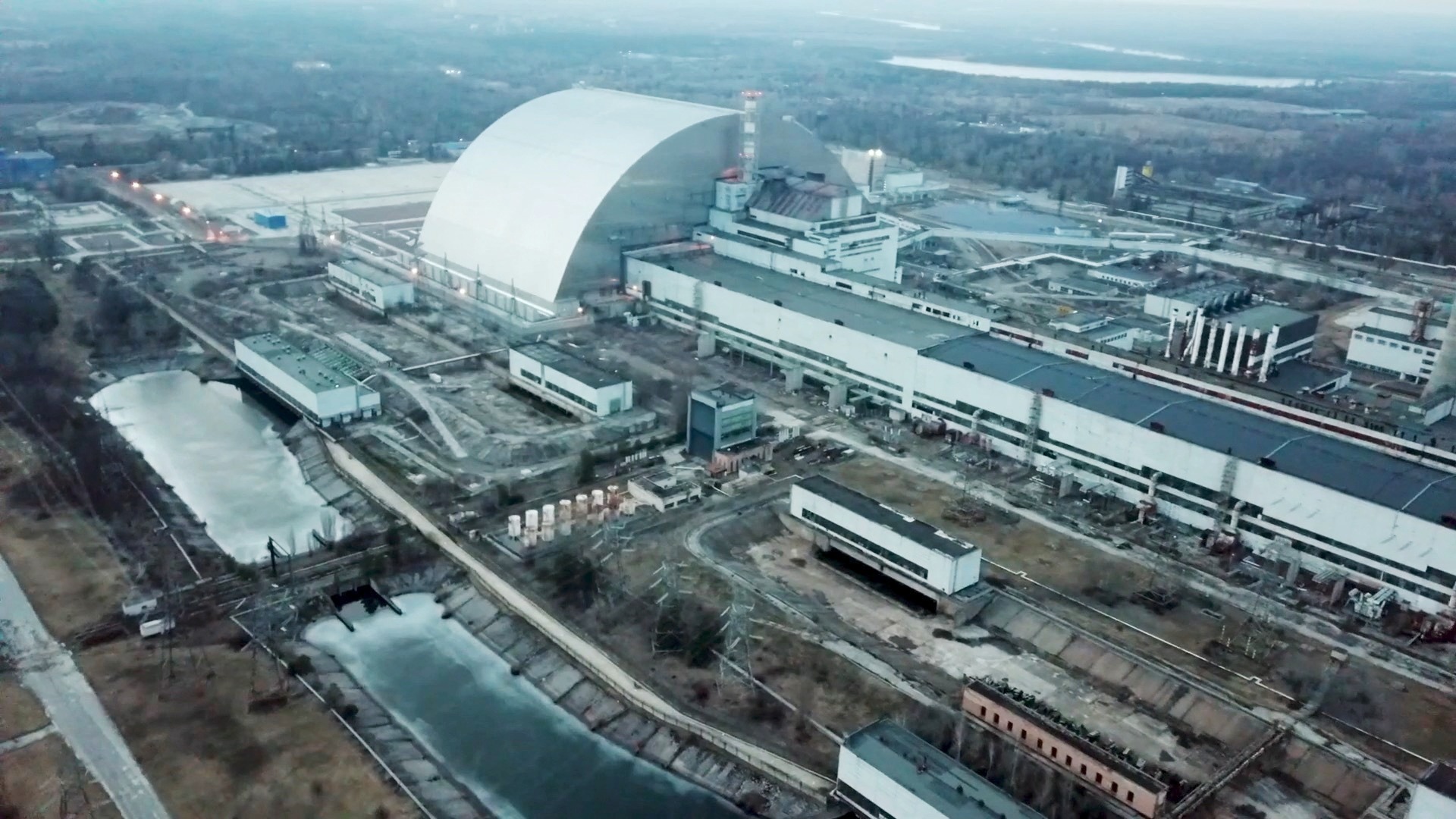 Ảnh chụp từ trên cao nhà máy điện hạt nhân Chernobyl ở Pripyat, Ukraine, hôm 7/3. Ảnh: Bộ Quốc phòng Nga.