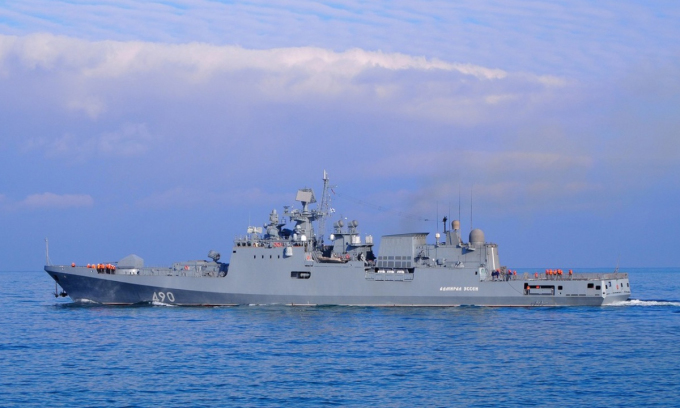 Hộ vệ hạm Đô đốc Essen của hải quân Nga tham gia diễn tập phóng tên lửa trên Biển Đen hồi tháng 3/2021. Ảnh: BQP Nga.