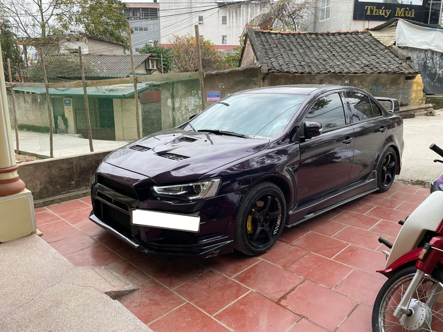 Giá xăng tăng, chủ xe vội bán ước mơ một thời Mitsubishi Lancer iO giá hơn 300 triệu để đi xe máy cho tiết kiệm - Ảnh 1.