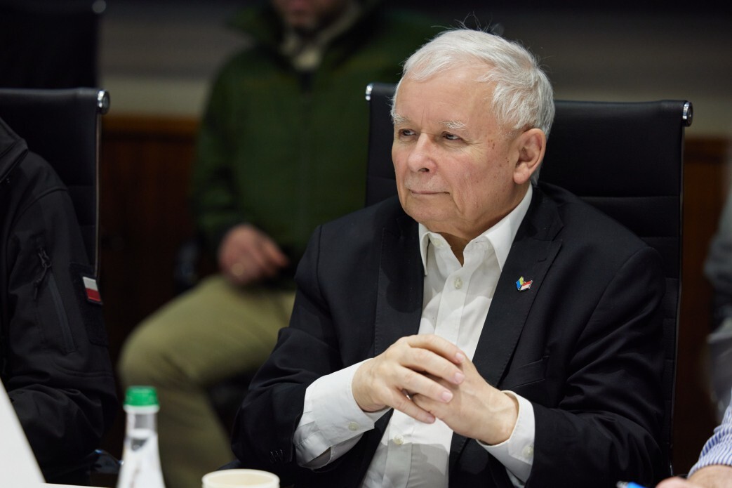 Phó thủ tướng Ba Lan Jaroslaw Kaczynski đến thăm Kiev, Ukraine ngày 15/3. Ảnh: Văn phòng Tổng thống Ukraine.