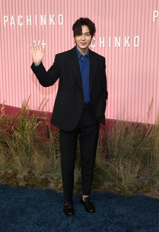 Lee Min Ho có ảnh mới, 35 tuổi già như ông chú trên thảm đỏ quốc tế - 4