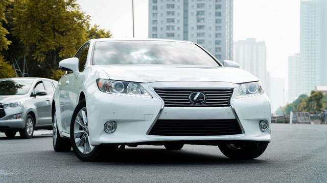 Sau hơn 72.000km, Lexus ES phiên bản tiết kiệm nhiên liệu có giá rẻ hơn cả Toyota Camry thế hệ mới - Ảnh 2.