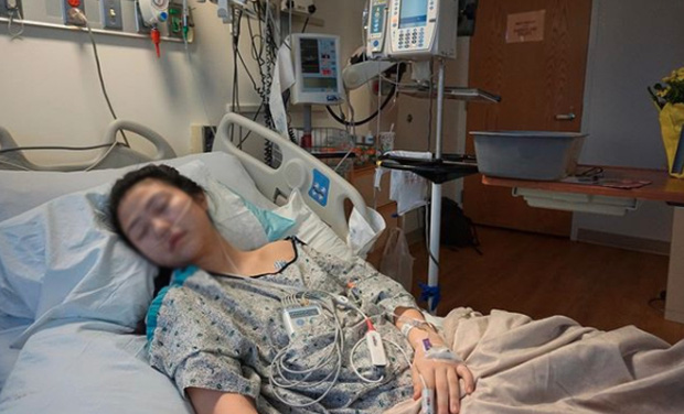 Nữ sinh 17 tuổi đau thắt lưng dữ dội phải nhập viện, hóa ra bị biến dạng cột sống do 1 kiểu ngồi phổ biến ở người trẻ - Ảnh 3.