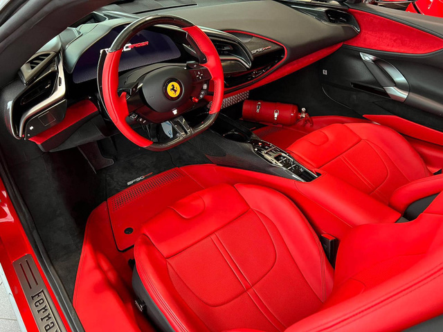 Đại lý tư nhân chào hàng Ferrari SF90 Spider giá hơn 45 tỷ đồng tới đại gia Việt: Siêu xe xăng lai điện hot trong thời nhiên liệu tăng giá - Ảnh 4.
