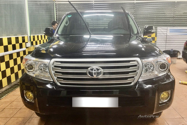 Chủ Toyota Land Cruiser chi 1 tỷ đồng hồi sinh chiếc xe từ đống sắt vụn: Bóng bẩy như mới đập hộp sau 3 tháng, không thể nhận ra bằng mắt thường - Ảnh 13.