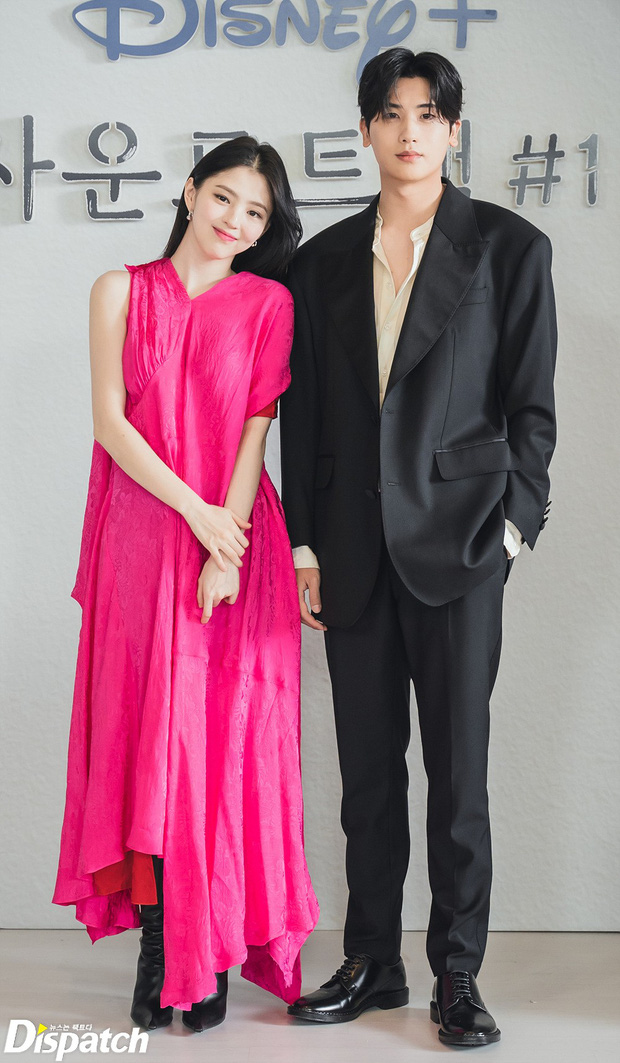 Họp báo hot nhất hôm nay: Tiểu tam Han So Hee đẹp cân cả váy hồng chóe, cùng tài tử The Heirs tạo combo visual đỉnh cao - Ảnh 7.