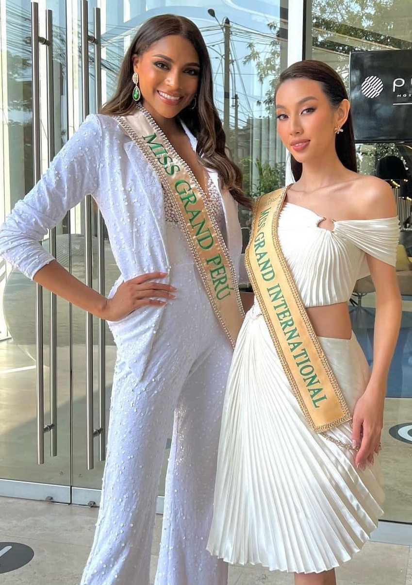 Thùy Tiên đọ phong cách với Miss Grand Peru 2022 - Janet Leyva. Ảnh: Thế giới hoa hậu