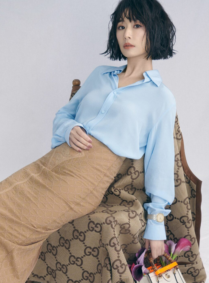 Cô được nhiều fan khen khi đội tóc ngắn giả chụp ảnh tạp chí.