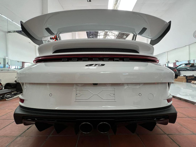 Xuất hiện chiếc Porsche 911 GT3 thế hệ mới đầu tiên Việt Nam, về trước cả xe của Nguyễn Quốc Cường - Ảnh 4.