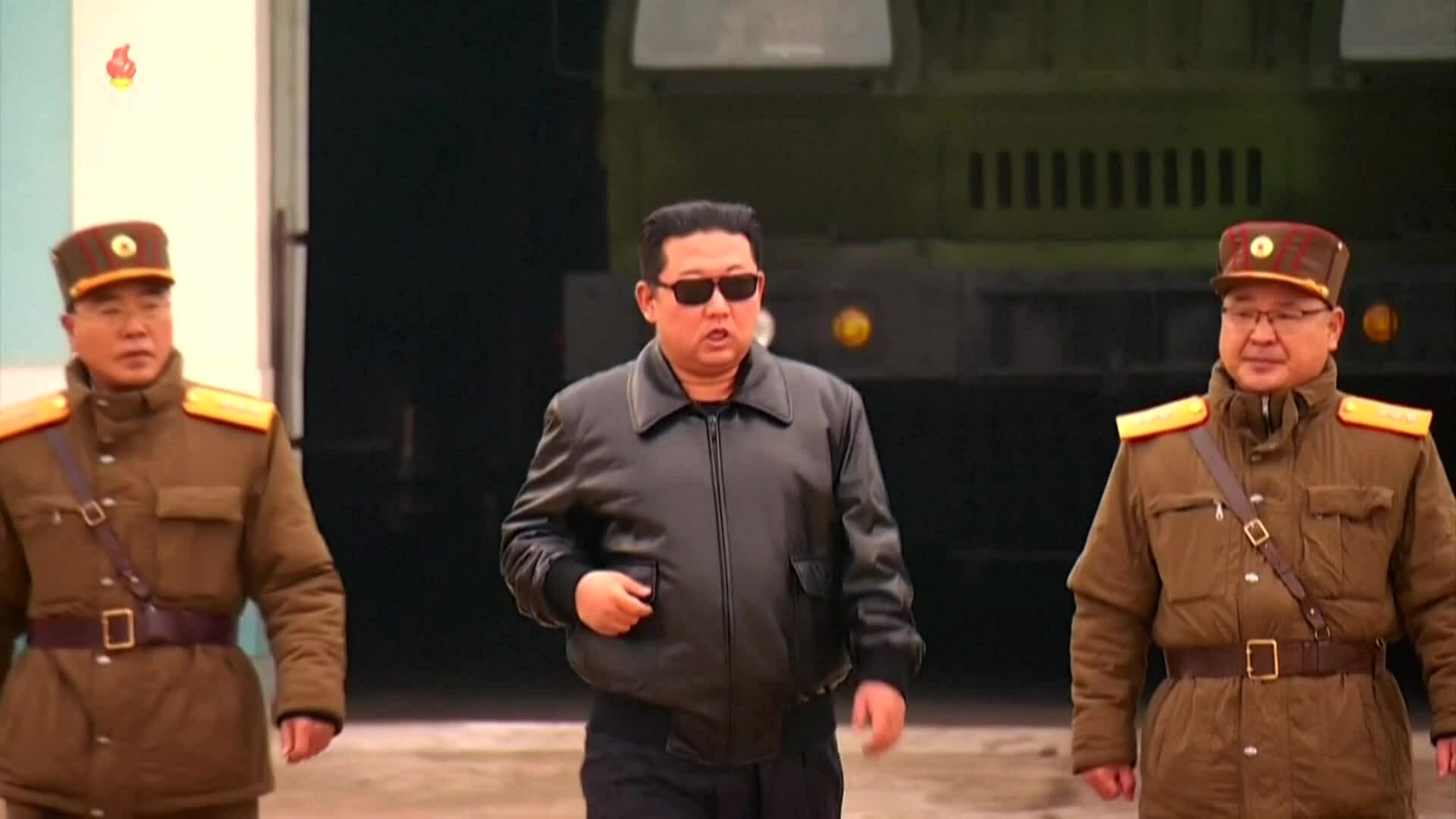 Ông Kim Jong-un được ví như siêu sao trong video phóng ICBM