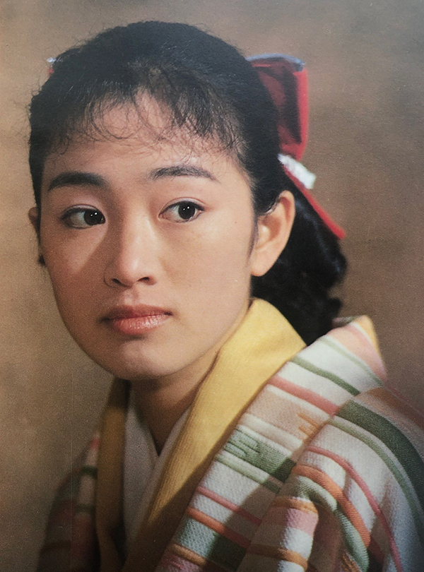Củng Lợi trong tạo hình cô gái Nhật Bản.