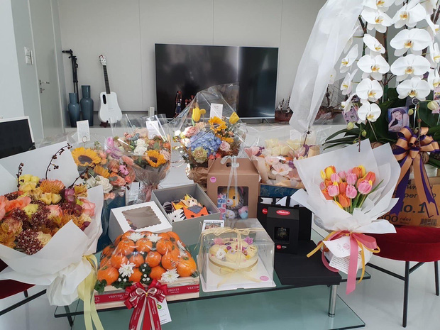 Lisa bị tố tham lam, bòn tiền và quà hàng hiệu từ fan không biết ngượng - Ảnh 4. Lisa bị tố tham lam, bòn tiền và quà hàng hiệu từ fan không biết ngượng - Ảnh 4.