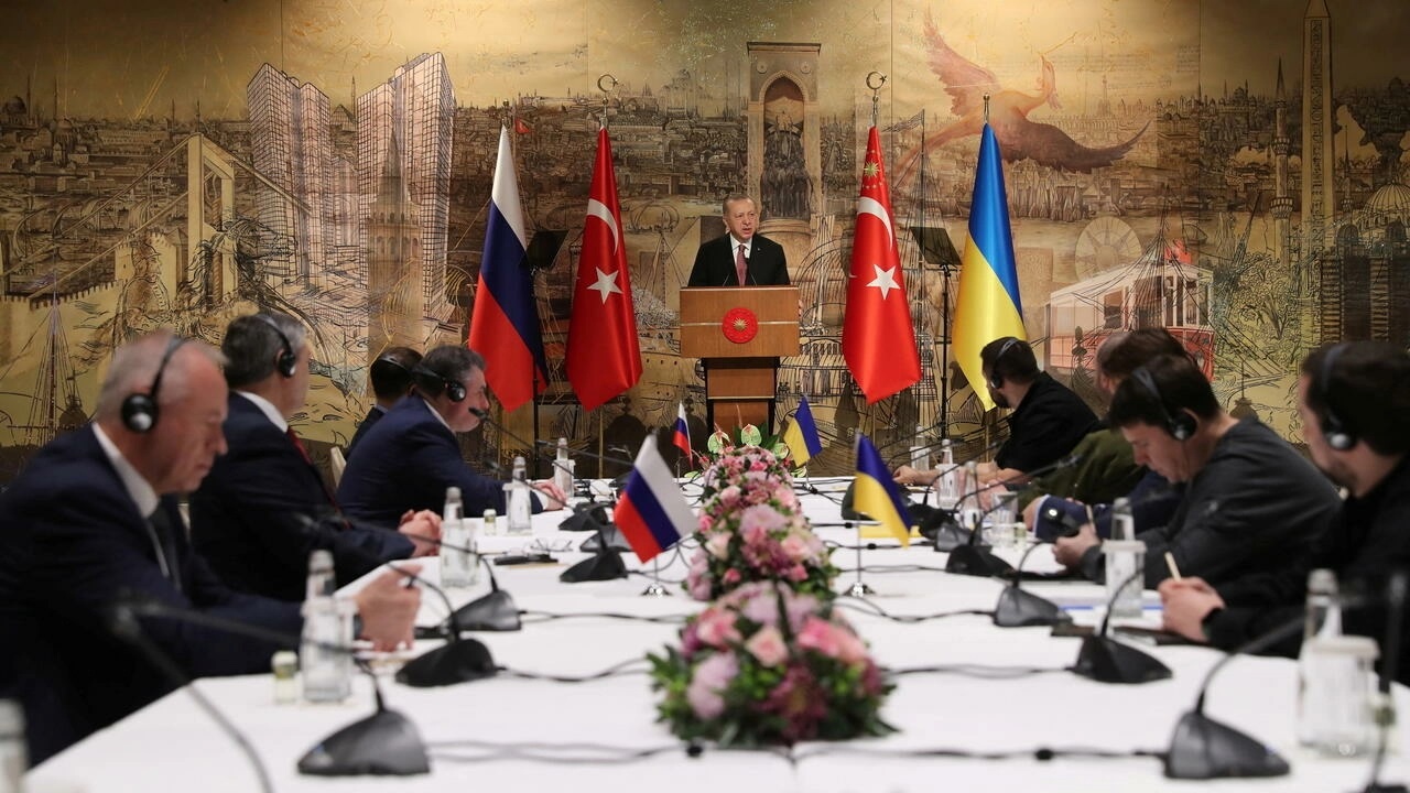 Hai phái đoàn Nga và Ukraine đàm phán tại Istanbul, Thổ Nhĩ Kỳ hôm nay. Ảnh: AFP.