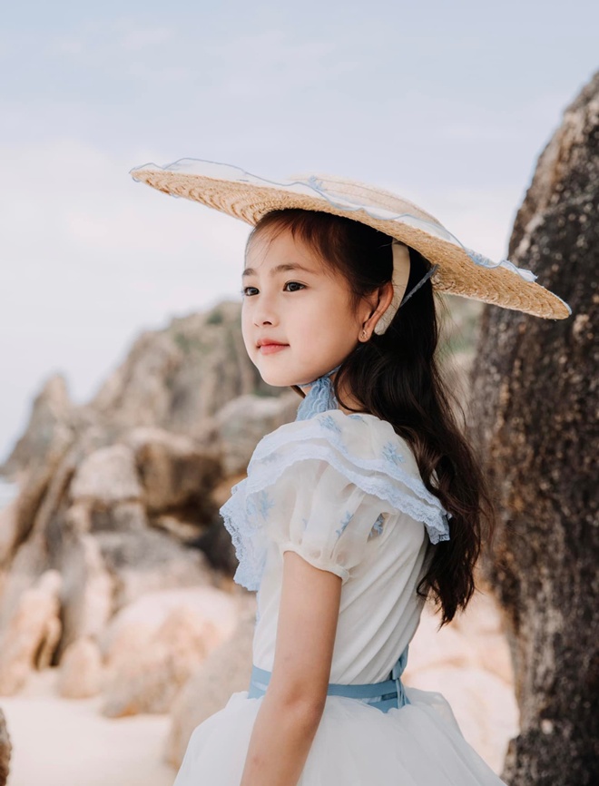 Sao Việt 24h: Con gái Hoa hậu tài sản nghìn tỷ lớn bổng, nhan sắc xinh đẹp lóa mắt - 1