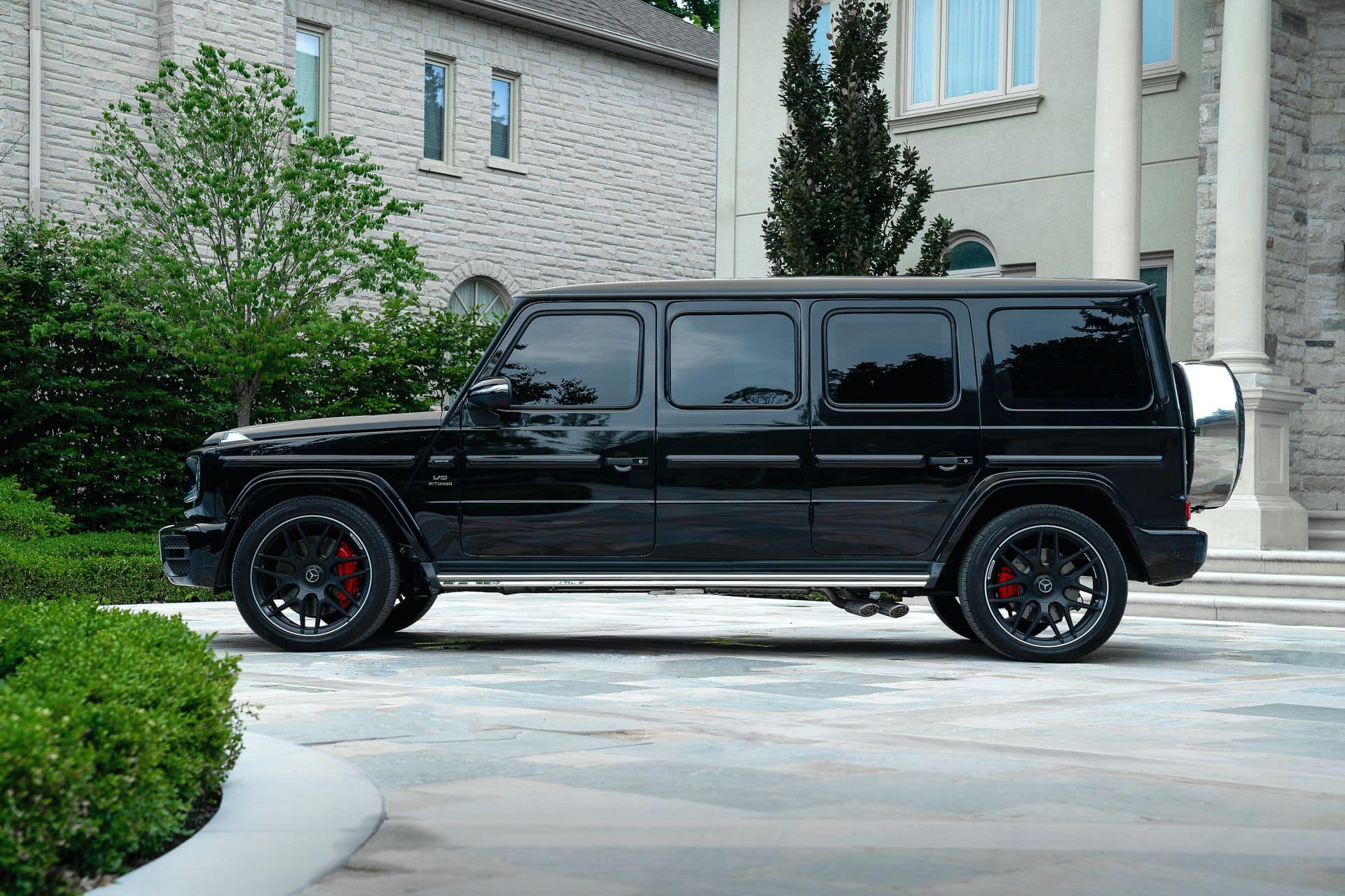 Đại lý tư nhân chào bán Mercedes-AMG G 63 bản limousine dài hơn 6 mét: Vỏ ngoài chống đạn, hợp cho những ai thích sự ‘riêng tư’ - Ảnh 3.