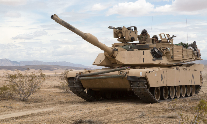 Xe tăng chủ lực M1A1 Abrams của Mỹ tại căn cứ Fort Irwin, bang California tháng 4/2016. Ảnh: US Army.