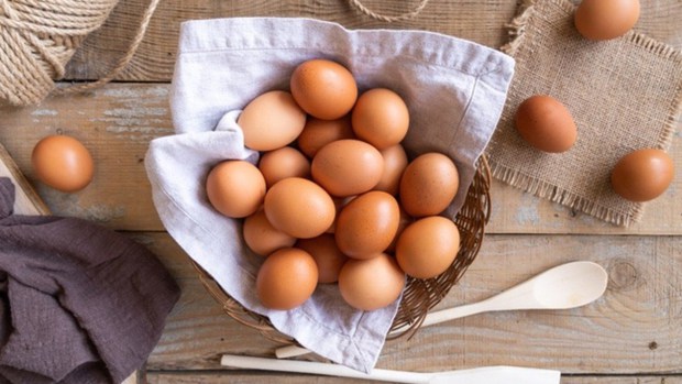 Chuyên gia Mỹ khuyên khi thấy trứng có dấu hiệu này thì không nên mua - Ảnh 1.