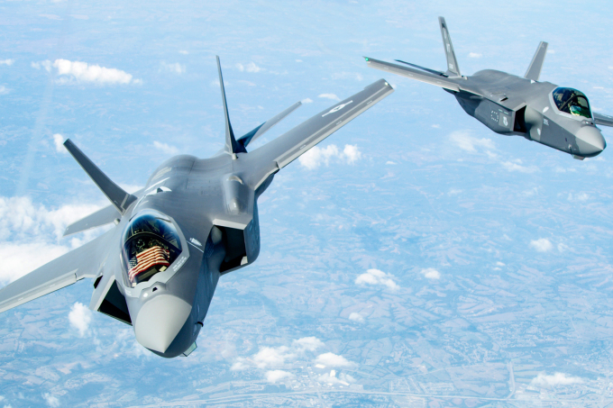 Tiêm kích F-35 của Mỹ diễn tập tiếp nhiên liệu trên không hồi tháng 9/2019. Ảnh: US Air Force.