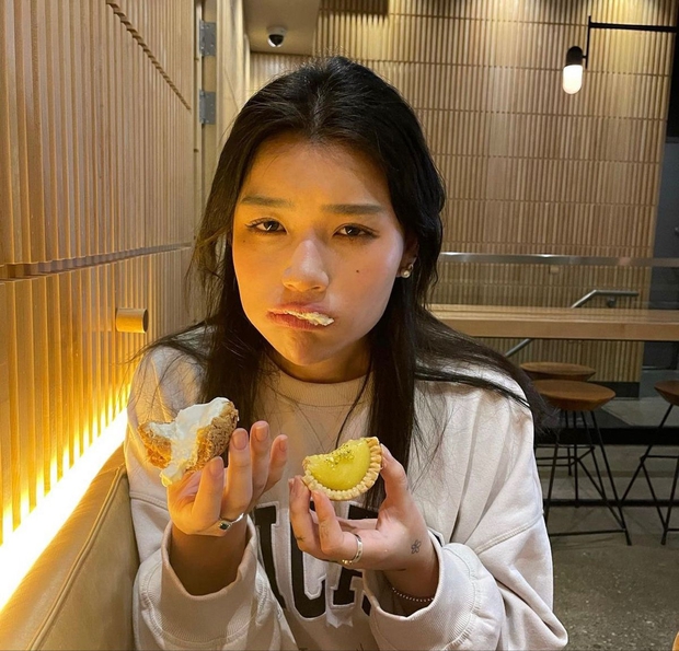 6 dấu hiệu nhận biết cơ thể đang thừa muối và tác hại khủng khiếp từ thói quen ăn uống xấu này - Ảnh 1. 6 dấu hiệu nhận biết cơ thể đang thừa muối và tác hại khủng khiếp từ thói quen ăn uống xấu này - Ảnh 1.