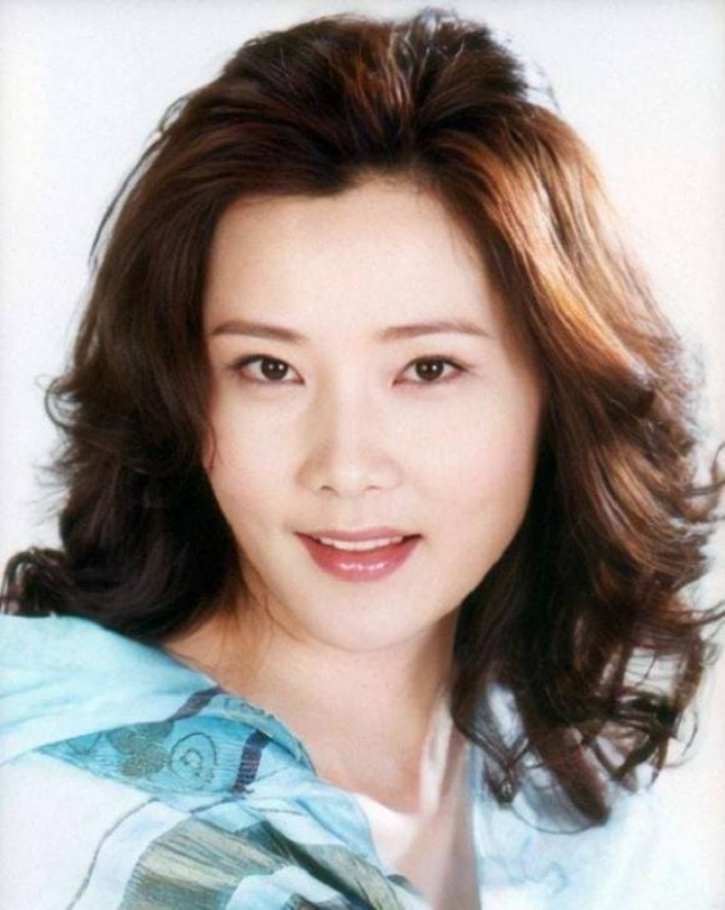 Đệ nhất diễn viên quốc dân: Không ai theo đuổi vì quá đẹp, lấy chồng là tình đầu, tuổi 60 vẫn gây điên đảo - 4