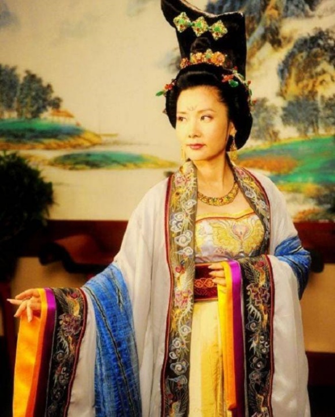 Đệ nhất diễn viên quốc dân: Không ai theo đuổi vì quá đẹp, lấy chồng là tình đầu, tuổi 60 vẫn gây điên đảo - 8