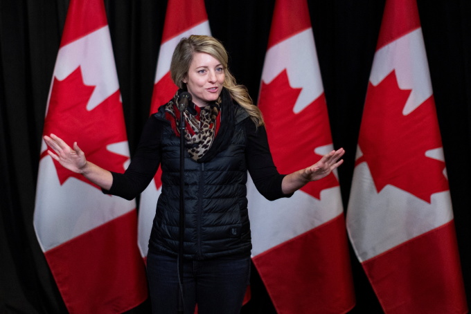 Ngoại trưởng Canada Melanie Joly phát biểu tại thành phố Hamilton, bang Ontario, ngày 23/1. Ảnh: Reuters.