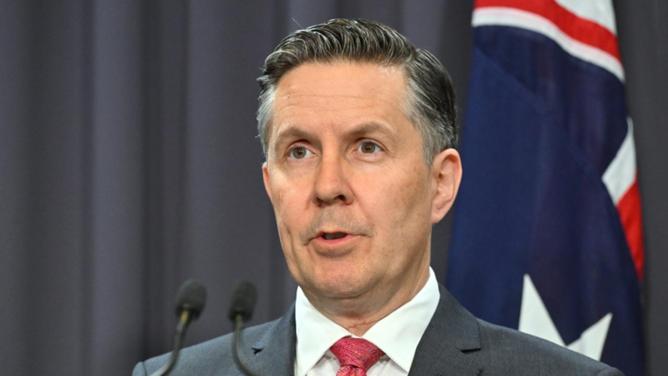 Minister Mark Butler says a Nationals push to legalise access to nicotine vapes is a terrible idea. (Mick Tsikas/AAP PHOTOS)