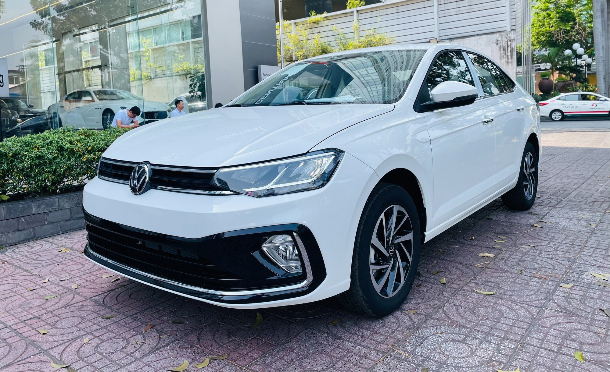 Loạt xe Volkswagen giảm giá mạnh tại đại lý: Teramont rẻ hơn tới 200 triệu, Virtus mới ra mắt cũng có mặt trong danh sách - Ảnh 7.