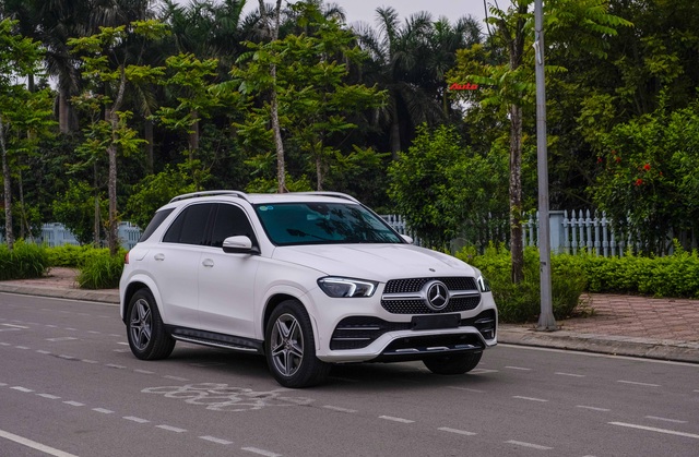 Mercedes-Benz tung ưu đãi loạt mẫu xe tại Việt Nam: Cao nhất gần 720 triệu, có đủ sedan, SUV, xe thể thao - Ảnh 3.