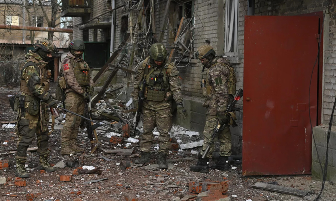 Quân nhân Nga tại thành phố Avdeevka, tỉnh Donetsk ngày 24/2. Ảnh: BQP Nga