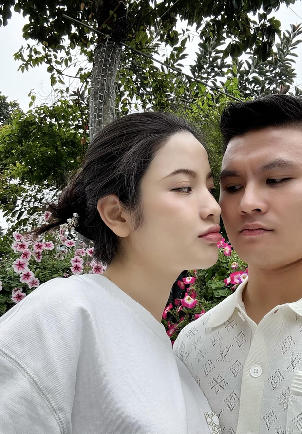 Chu Thanh Huyền tung ảnh hôn Quang Hải khiến dân tình đỏ mặt, thì ra đây là ảnh mà chàng cầu thủ từng che giấu - Ảnh 5.