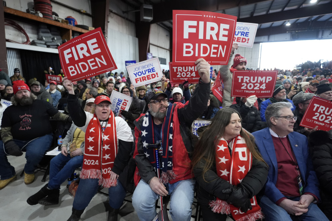 Những người ủng hộ ông Trump tại sự kiện ở Waterford Township, bang Michigan ngày 17/2. Ảnh: AP