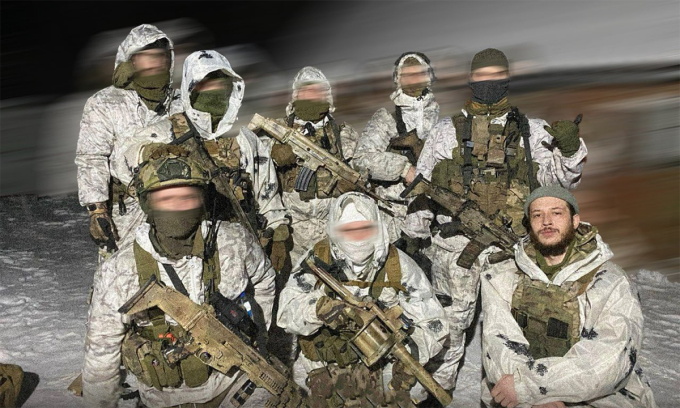 Các tay súng thuộc nhóm Quân đoàn Tự do Nga (FRL) trước vụ xâm nhập tỉnh Belgorod của Nga trong ảnh công bố ngày 1/3. Ảnh: FRL